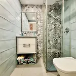 Moderno Piso En El Centro De Roses, Cerca De La Playa - Es-258-176 * روساس