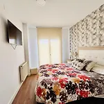 Moderno Piso En El Centro De Roses, Cerca De La Playa - Es-258-176 شقة