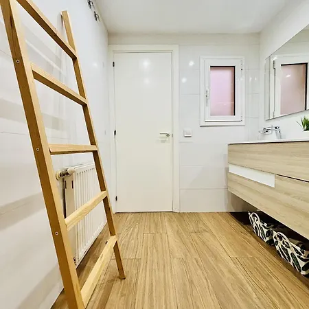 Moderno Piso En El Centro De Roses, Cerca De La Playa - Es-258-176 Apartament Roses